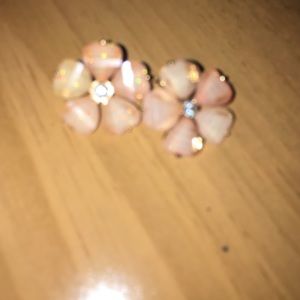 Flower stud earrings