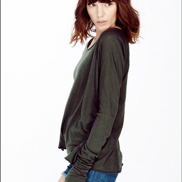 Wildfox Essentials Cozy Raglan in Vintage Black