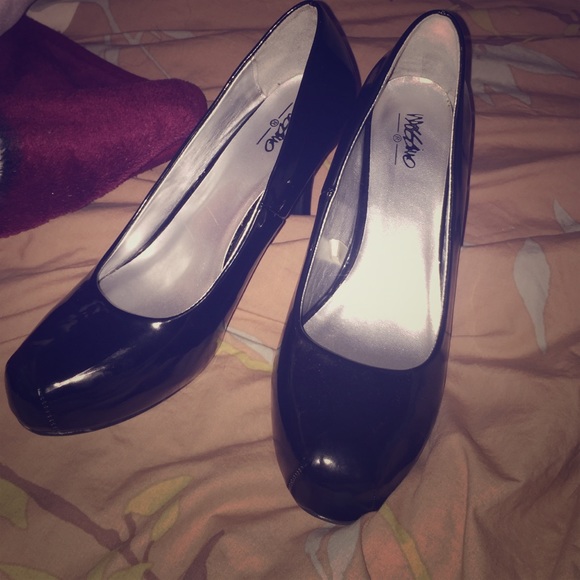 Black heels!