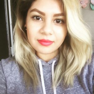 Meet your Posher, Danya