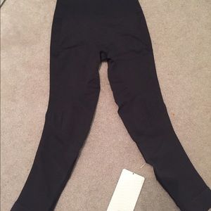 Never worn lulu black leggings