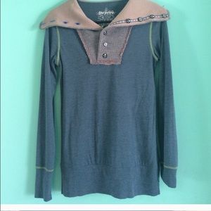 FREE PEOPLE sweater/shirt size medium