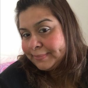 Meet your Posher, Ena