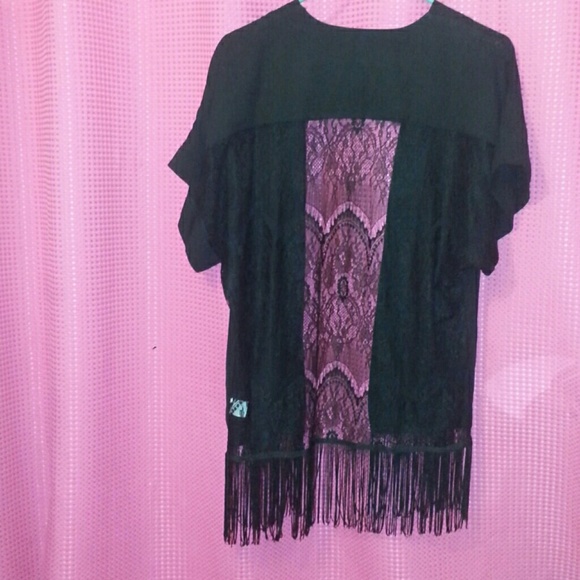 Kimono - Picture 2 of 2