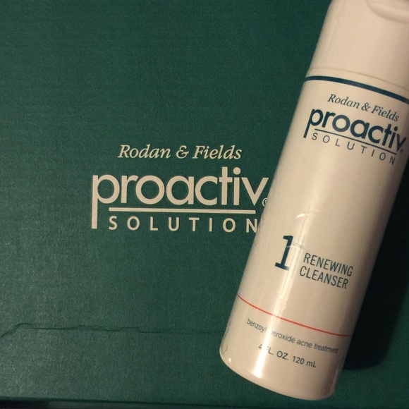 Proactiv Solution Renewing Cleanser