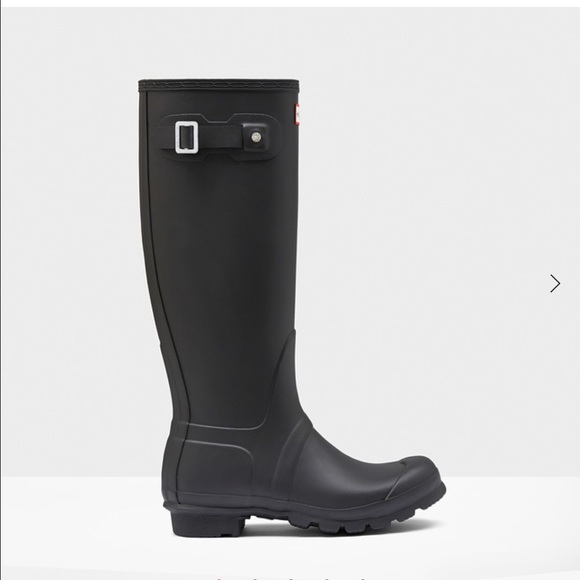 Hunter tall rain boots in matte black- NEW