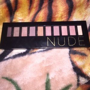 Makeup pallet "nude"