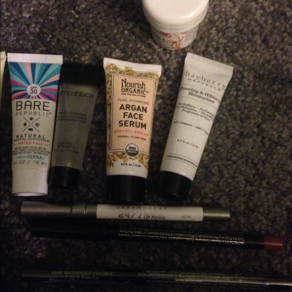 Makeup bundle - Picture 3 of 3
