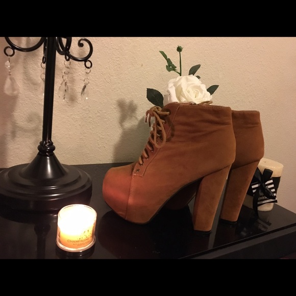 Tan Platform Booties❤️