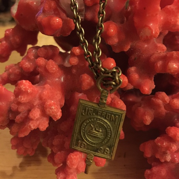 1938 John Marshall college pendent