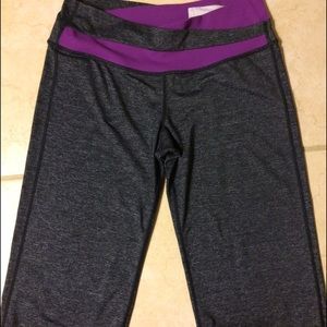 Lululemon gray and purple Knee length Capri