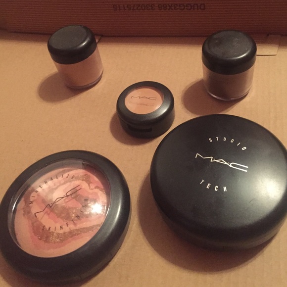 LOOK AT NEW BUNDLE THIS + EVEN MORE MAC
