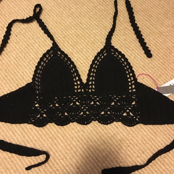 black crop top /bathing suit top