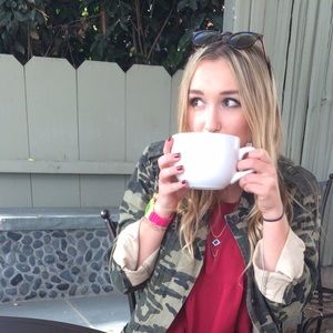 Meet your Posher, Chloe