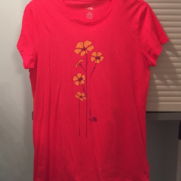 Short sleeve North Face tshirt with flower design