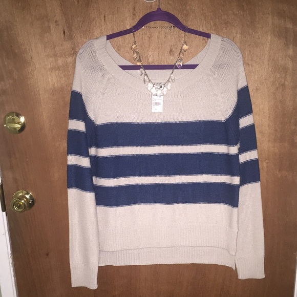 New with tags loose sweater 😊