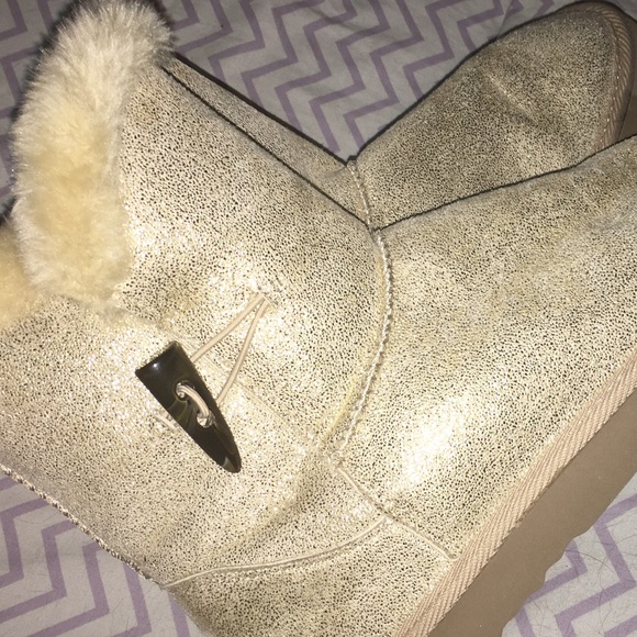 Gold Sparkling Winter Booties - Picture 2 of 2