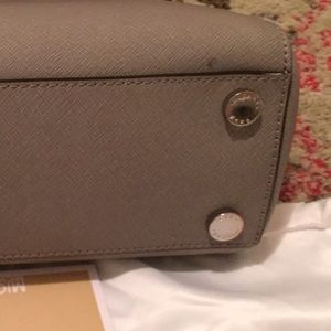 Michael Kors Bags - Michael Kors Sutton Pearl Grey Michael Kors Bags - Michael Kors Sutton Pearl Grey