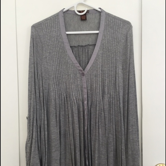 DmBm gray top (New)