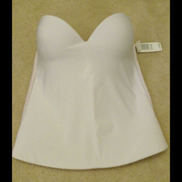 Strapless shapeware bra