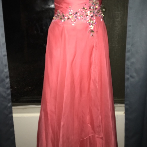 Prom dress - Picture 2 of 4