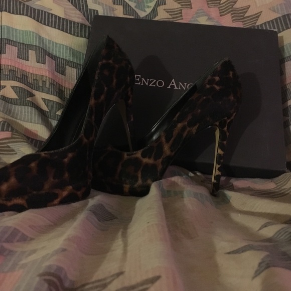 Leopard pumps never used - Picture 1 of 2