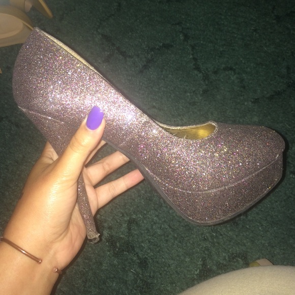 BEAUTIFUL HEELS!