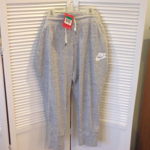 Capri Nike Joggers