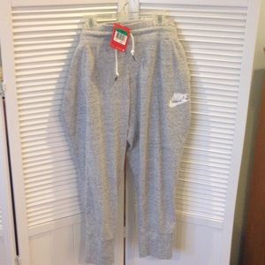 Capri Nike Joggers