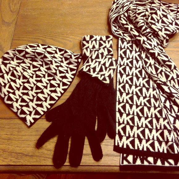 Michael Kors Hat Scarf and Gloves Set