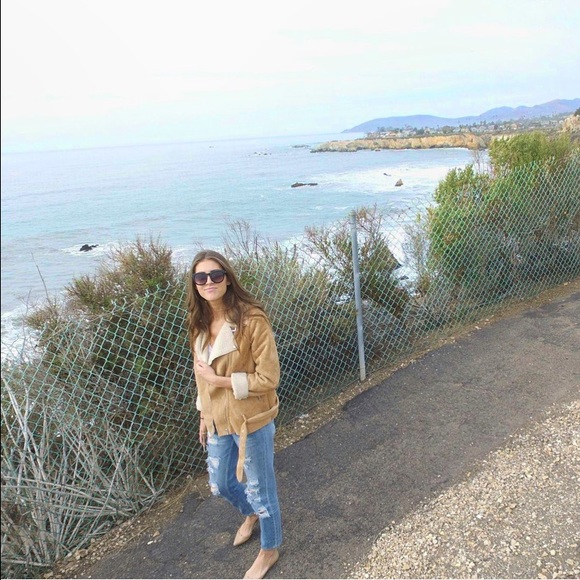 Meet The Posher, Claire - Picture 4 of 4