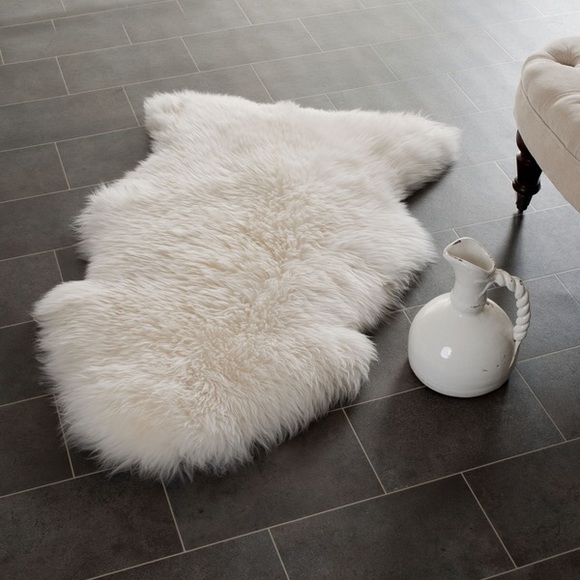 Faux sheep area rug.