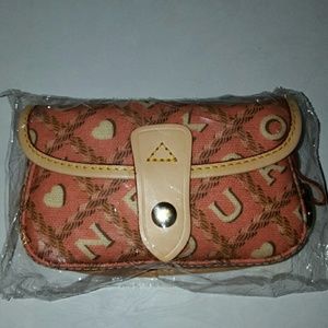 Dooney & Bourke Wristlet🎀