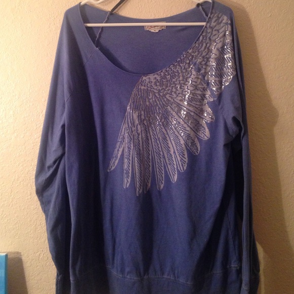 Off the shoulder foil wing top