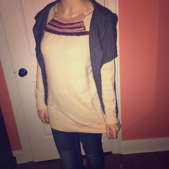 Grey cardigan vest! Super cute on!