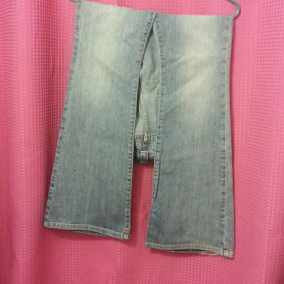 lite Blue Jeans - Picture 2 of 3
