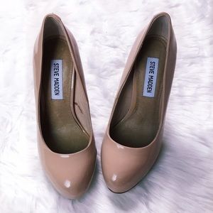 Nude Pumps