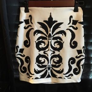 Sequenced skirts size S