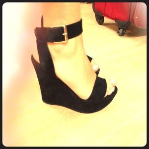 Aldo black open toe wedges