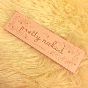 100% pure fruit pigmented pretty baked palette