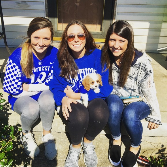 Meet your Posher, Emily - Picture 3 of 3