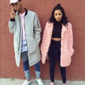 Meet your Posher, Darien