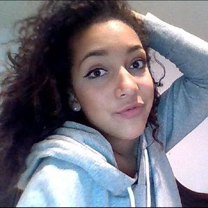 Meet your Posher, Adelle