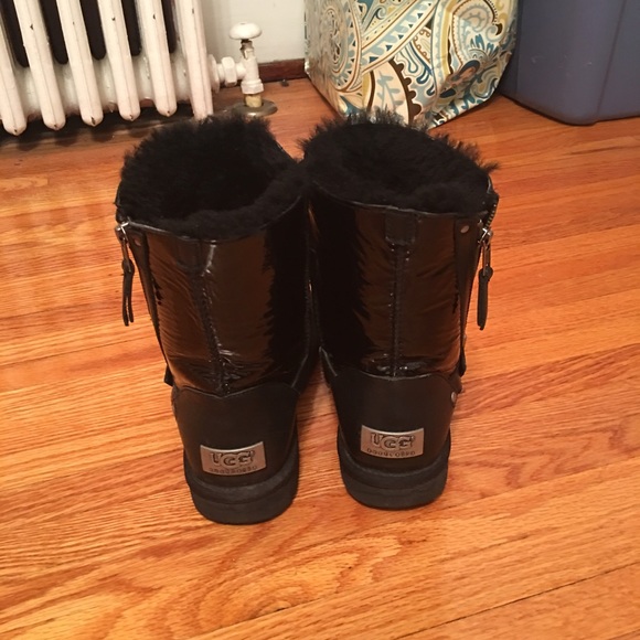 Authentic unique uggs - Picture 2 of 3