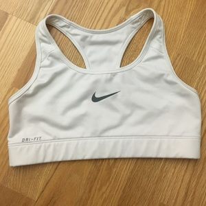 Never worn, Nike sports bra