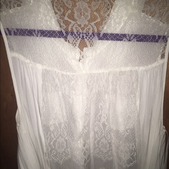 Laced back button down - Picture 3 of 3