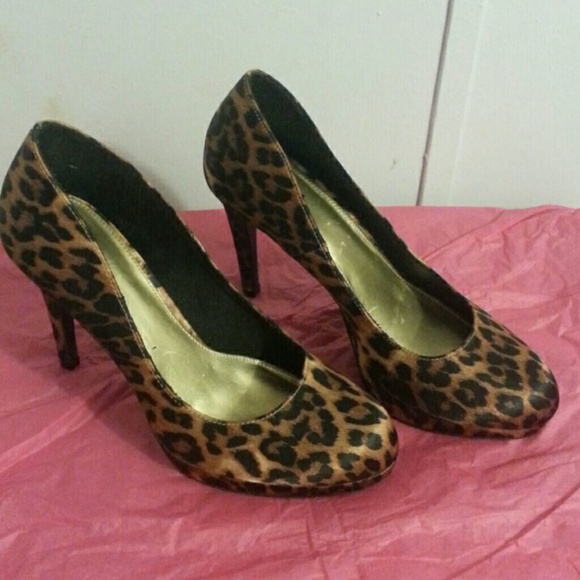 Heels - Picture 3 of 3