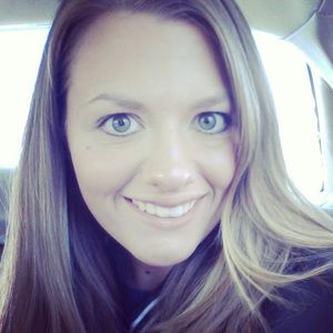 Meet your Posher, Alexis