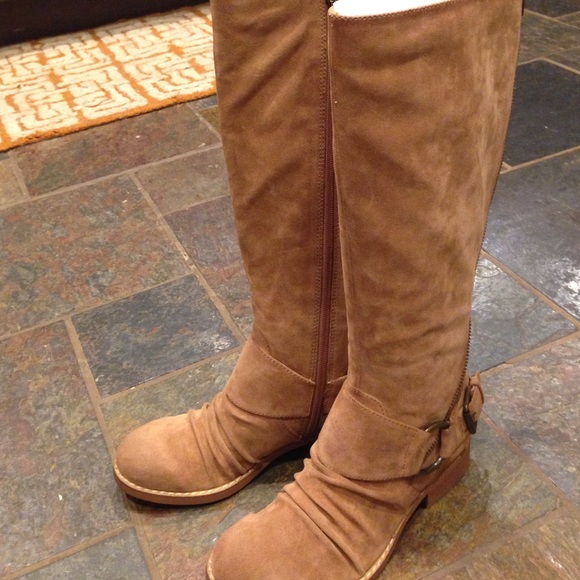 NEVER WORN Miranda Lambert Brown Suede Boots