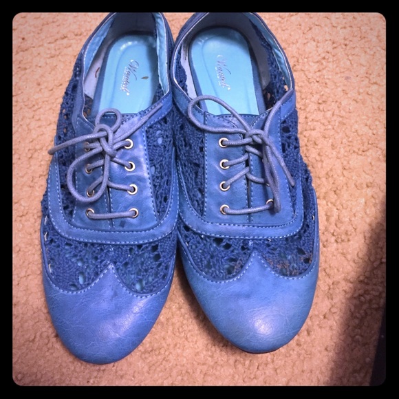Blue lace and leather Oxfords by Wanted